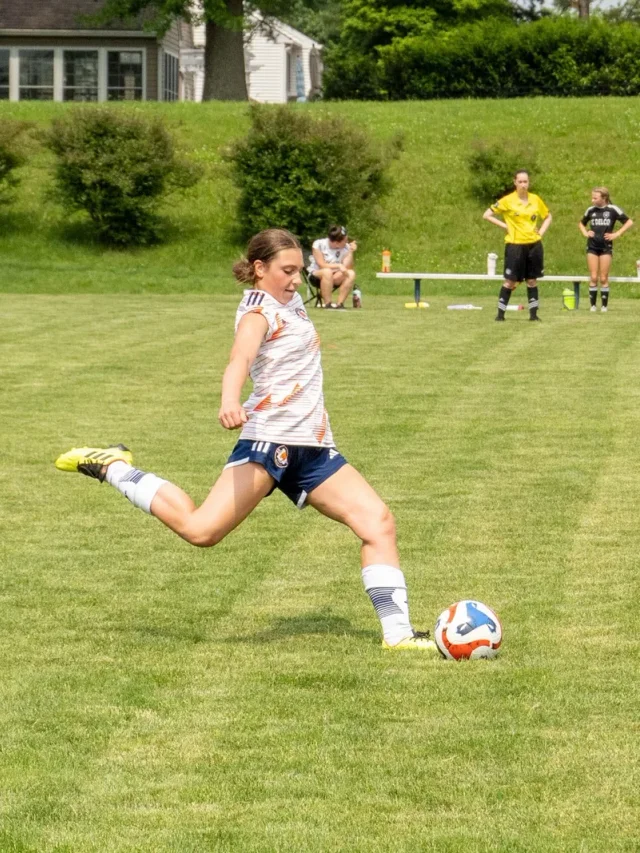 Alexis Burmeister playing soccer