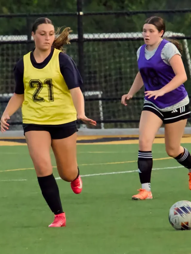 Alexis Burmeister playing soccer
